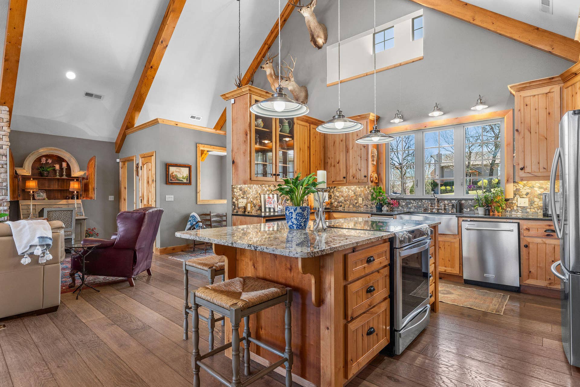 429 Hidden Shores Drive, Branson West, MO 65737 Open and Spacious
