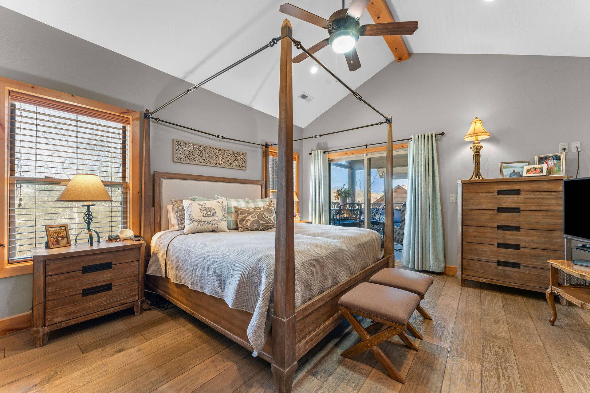 429 Hidden Shores Drive, Branson West, MO 65737 Primary En-Suite