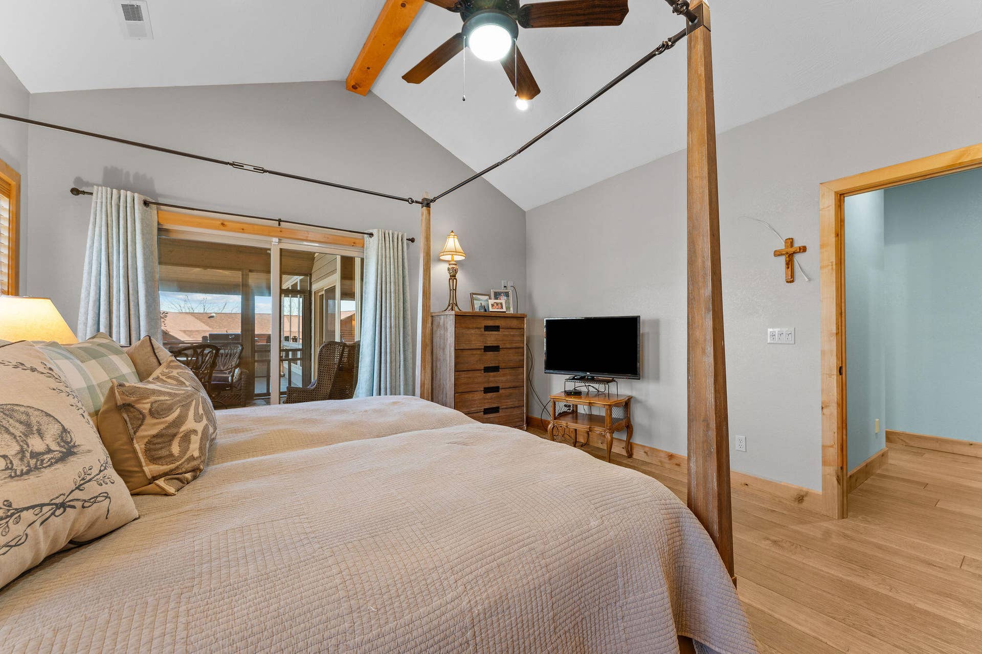 429 Hidden Shores Drive, Branson West, MO 65737 Primary En-Suite