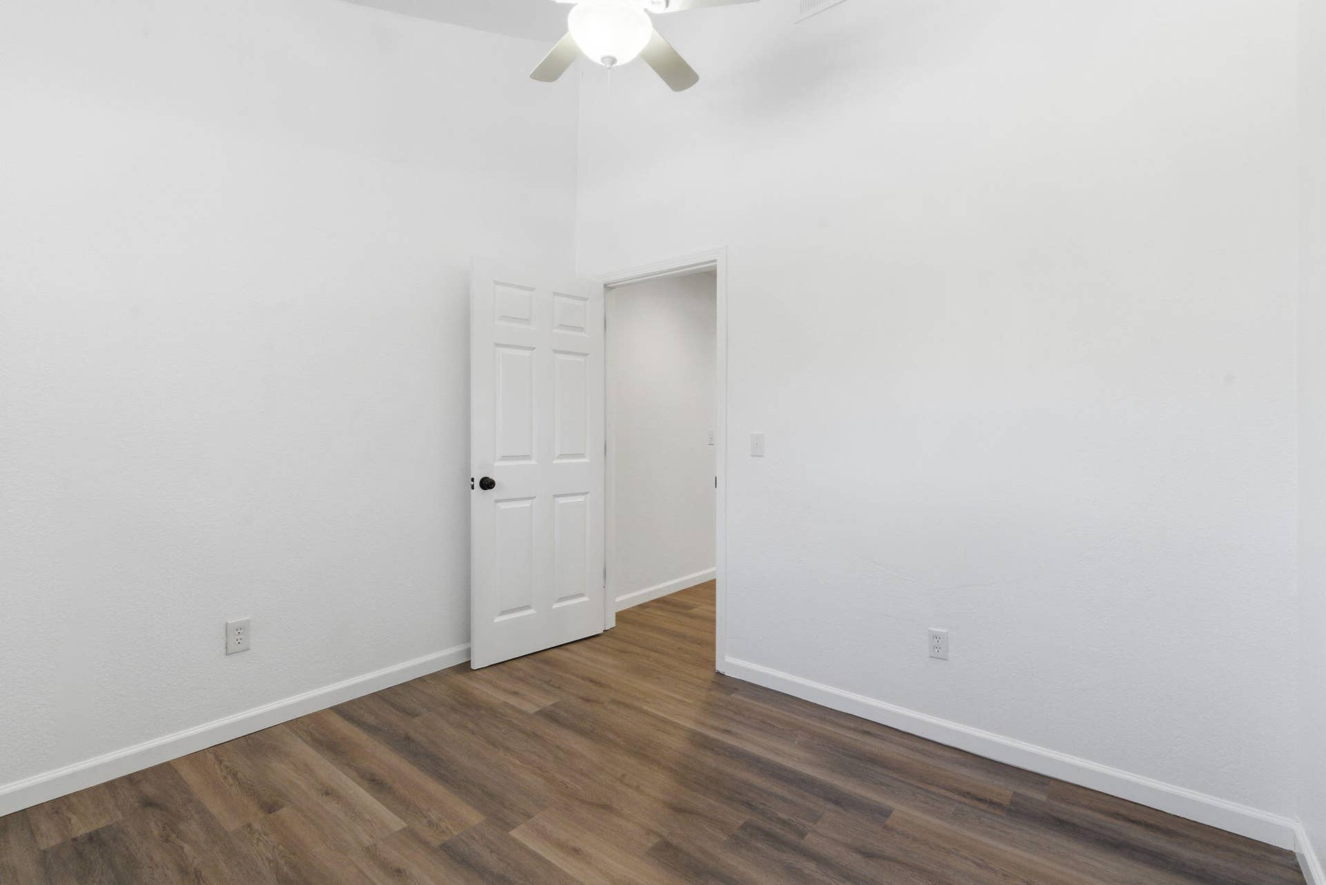135 February Court, Kimberling City, MO 65686 26-web-or-mls-DSC01677