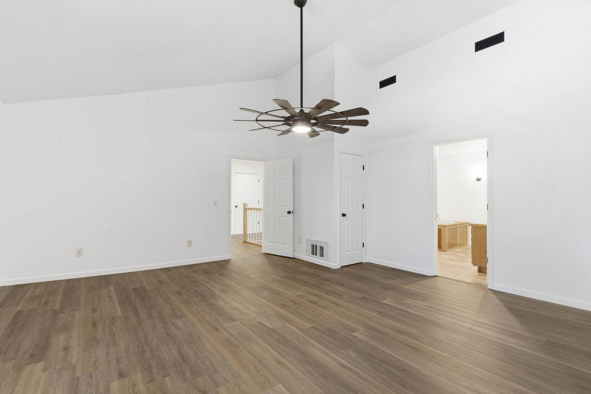 135 February Court, Kimberling City, MO 65686 19-web-or-mls-DSC01652 (2)