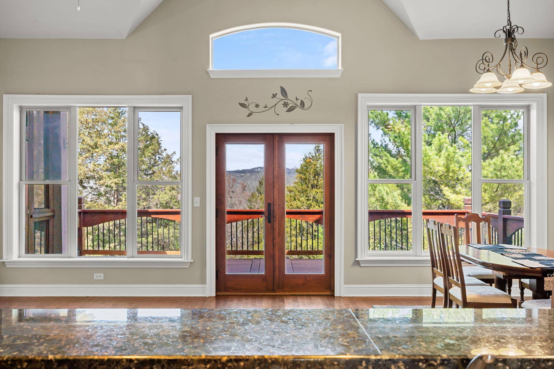 Brings the Outdoors In!