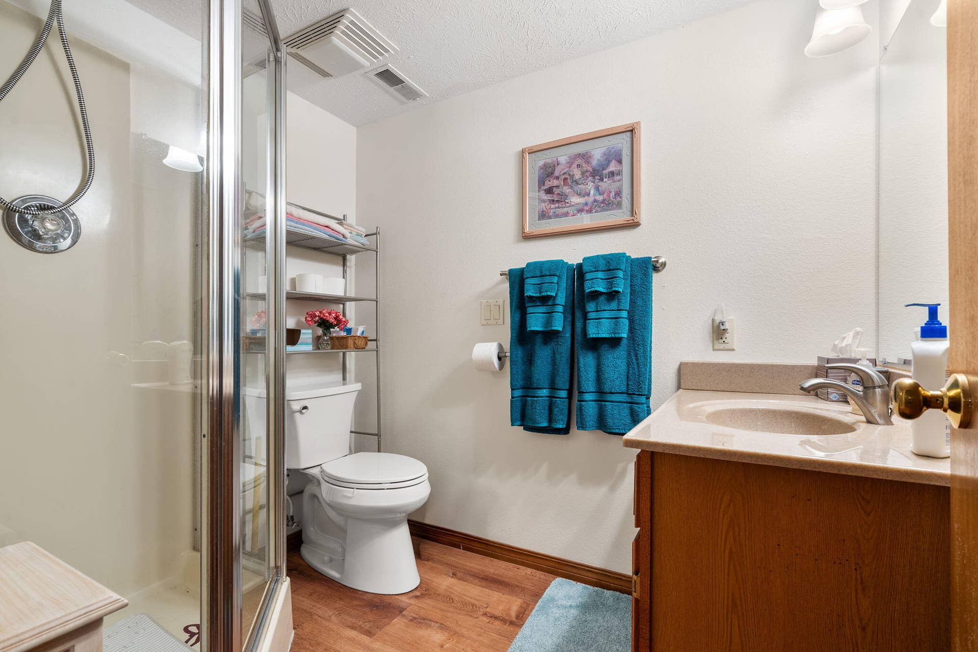 58-Homestead-Ln-Modern-Bath