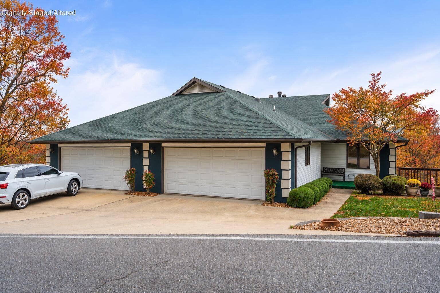 Ozarks autumn lakeside home-1