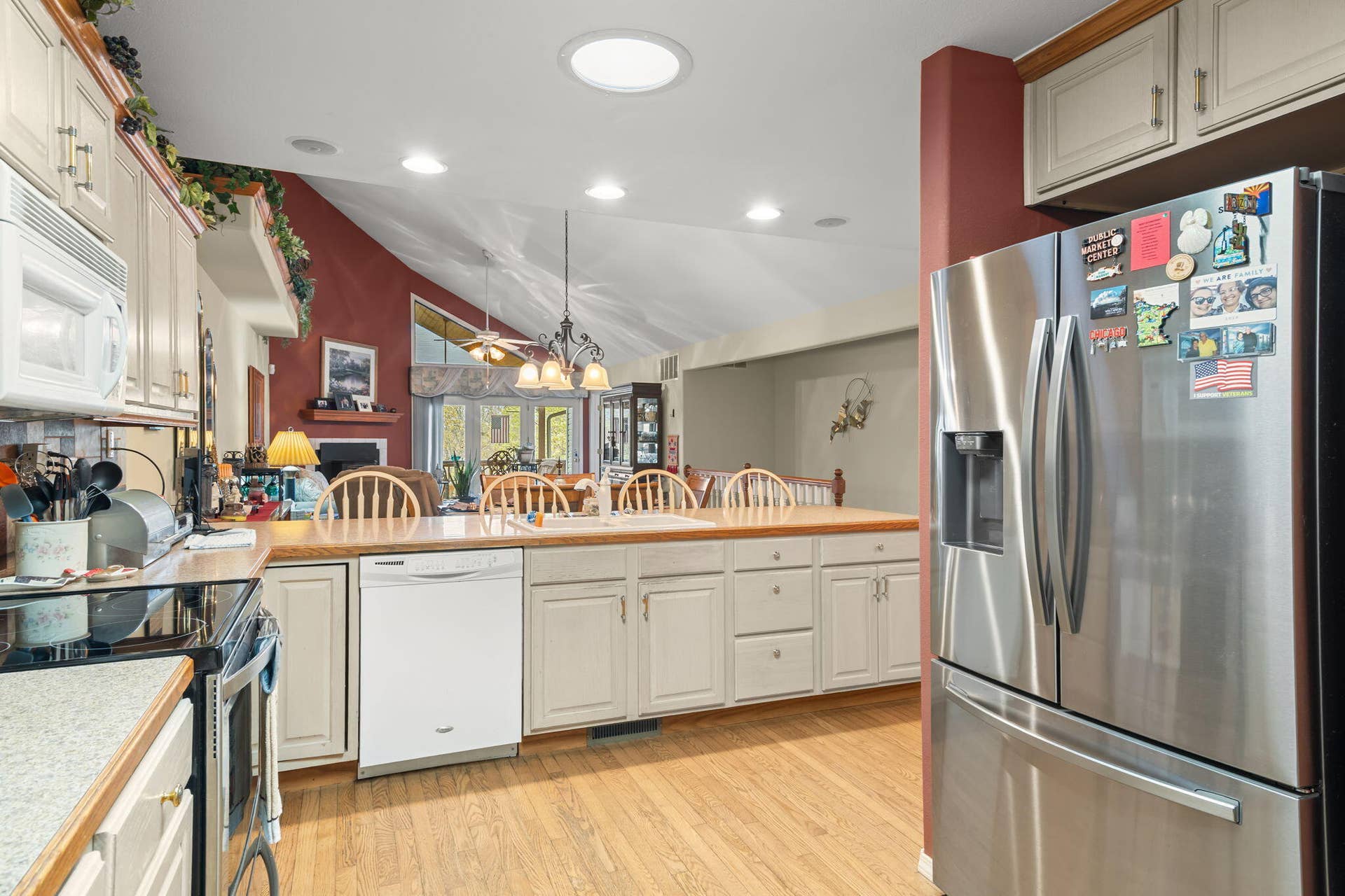 133-Point-Seven-Rd-15-Kitchen-Chef-Famil