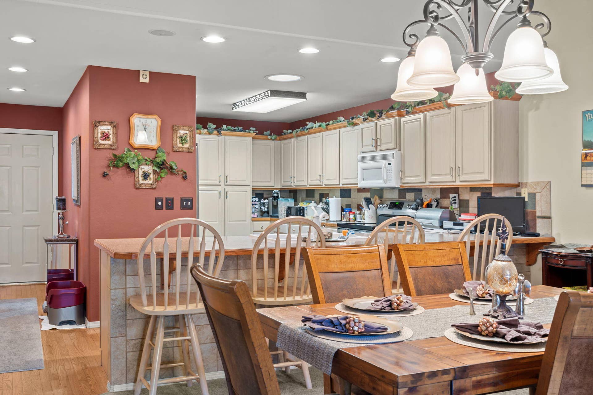 133-Point-Seven-Rd-15-Kitchen-Dining-Bar