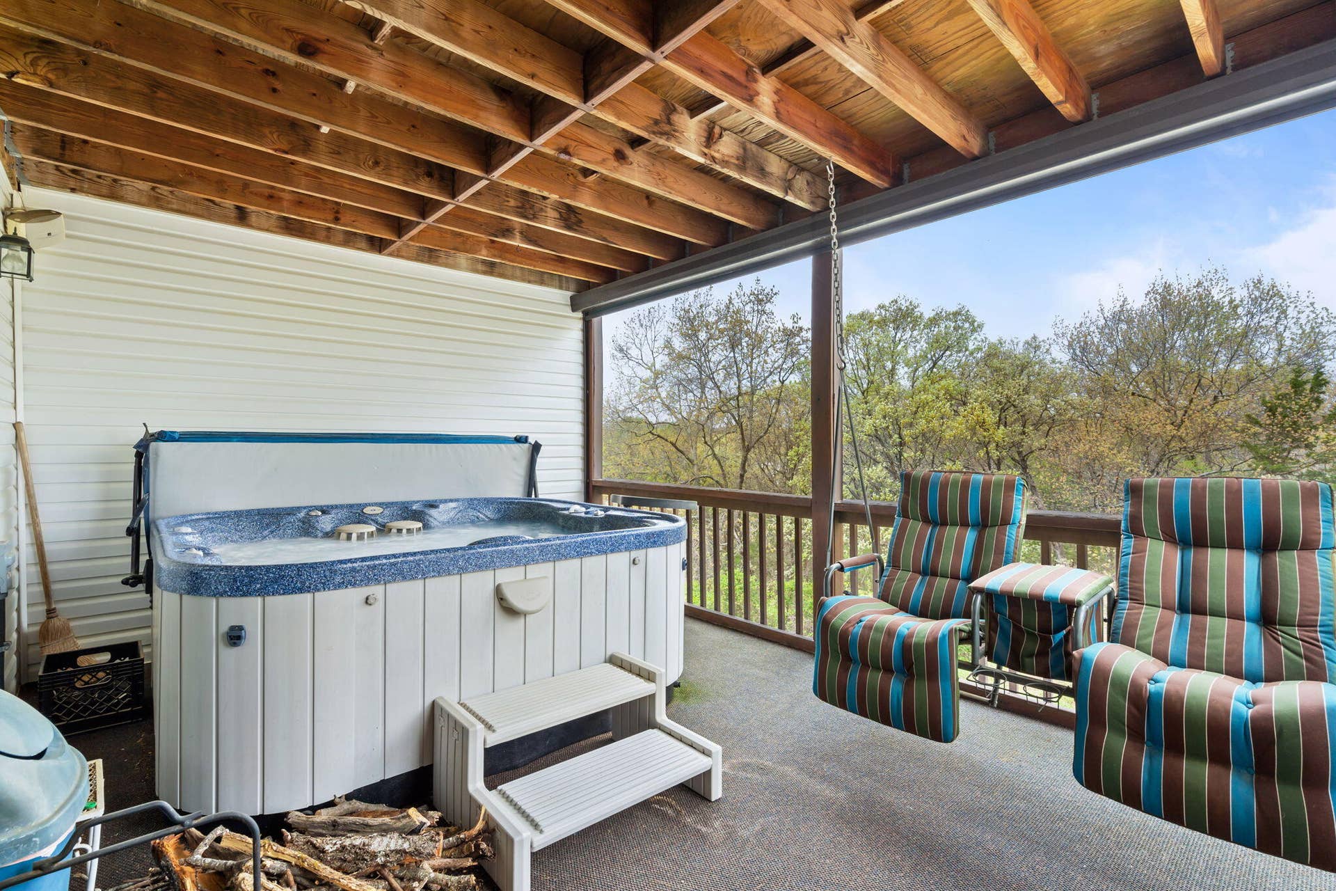 133-Point-Seven-Rd-15-Hottub-Covered-Low