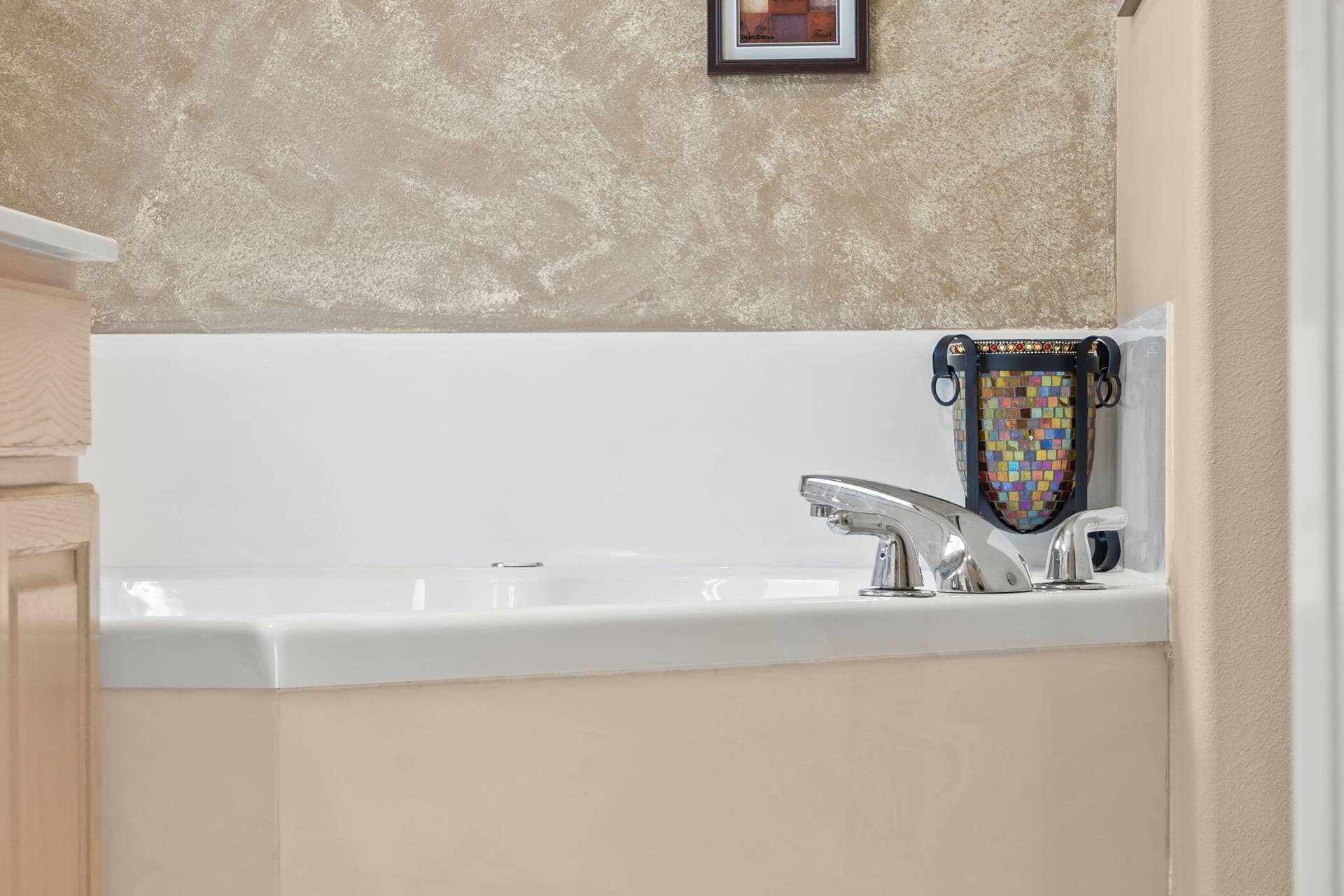 133-Point-Seven-Rd-15-Ensuite-Jetted-Tub