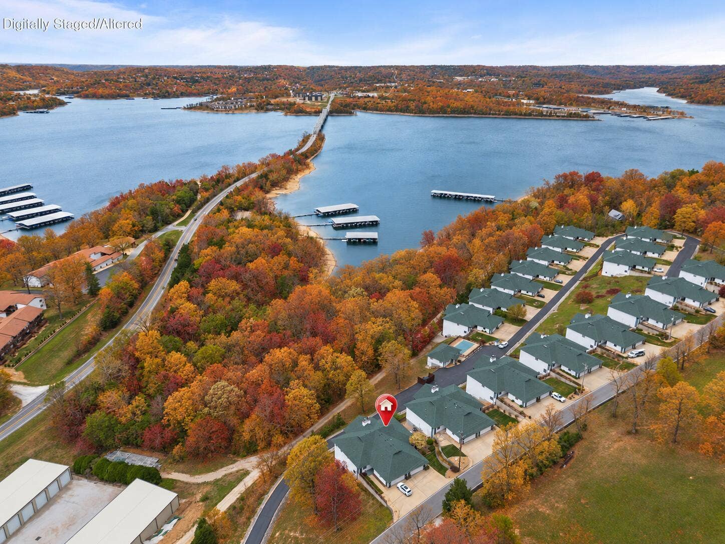 Ozarks Lakeside Home in Autumn-6