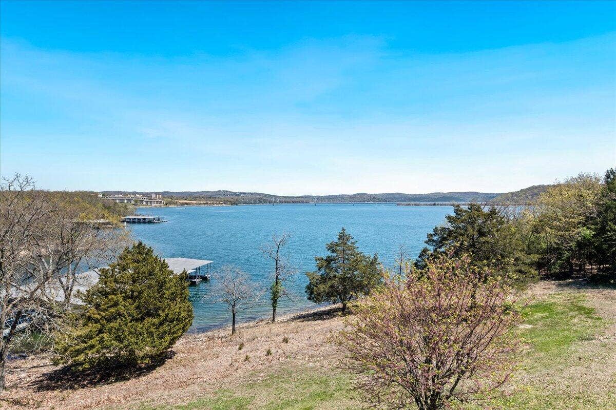 500 Navajo Trail, Kimberling City, MO 65686 63-63