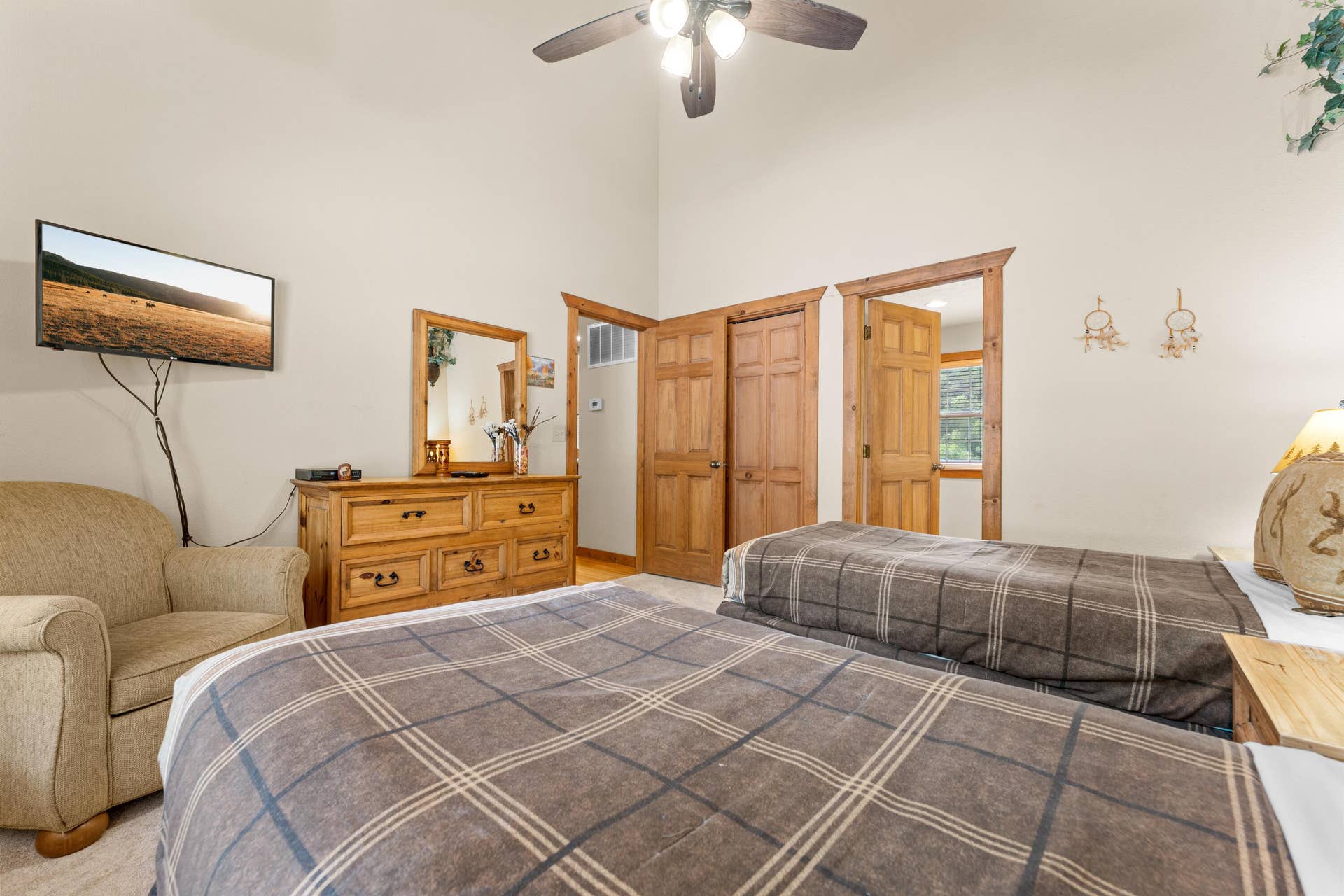 558 Baldknobber Drive, #49, Branson West, MO 65737 guest bed 2