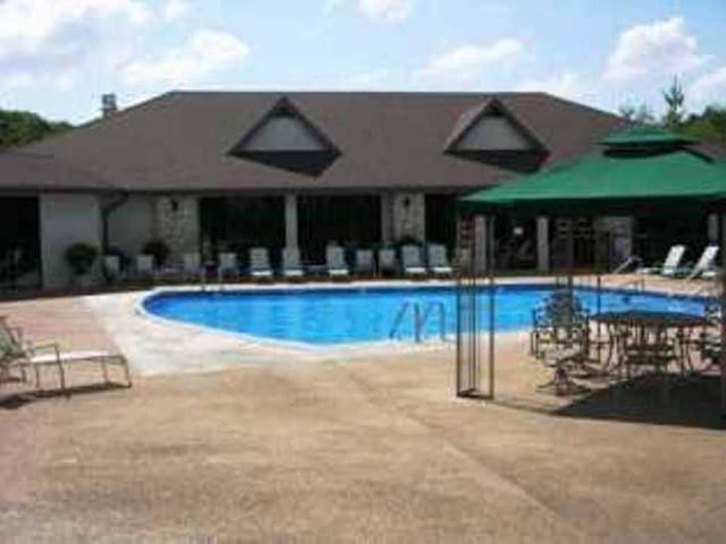 558 Baldknobber Drive, #49, Branson West, MO 65737 Pool at Clubhouse