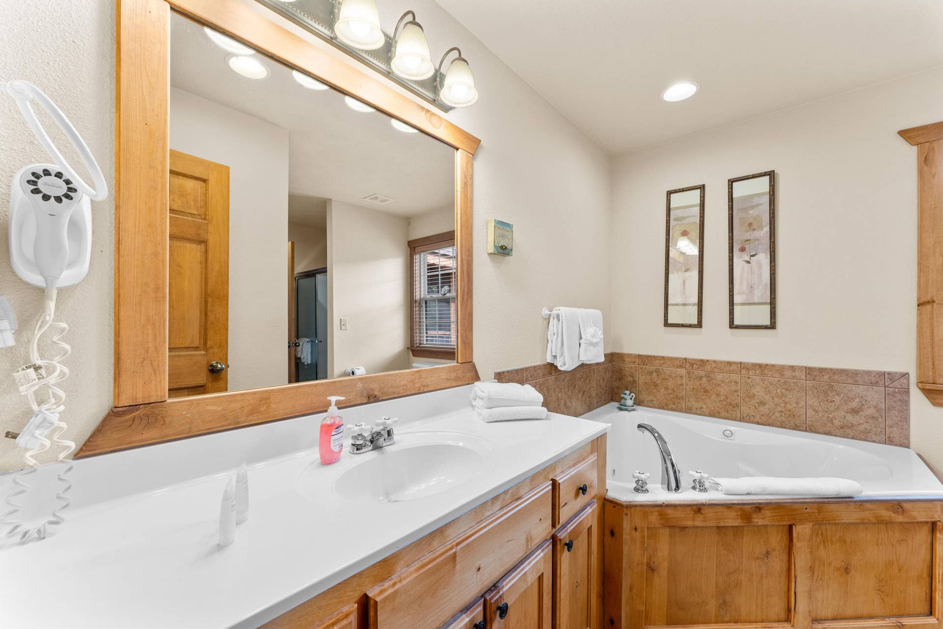 558 Baldknobber Drive, #49, Branson West, MO 65737 master bath