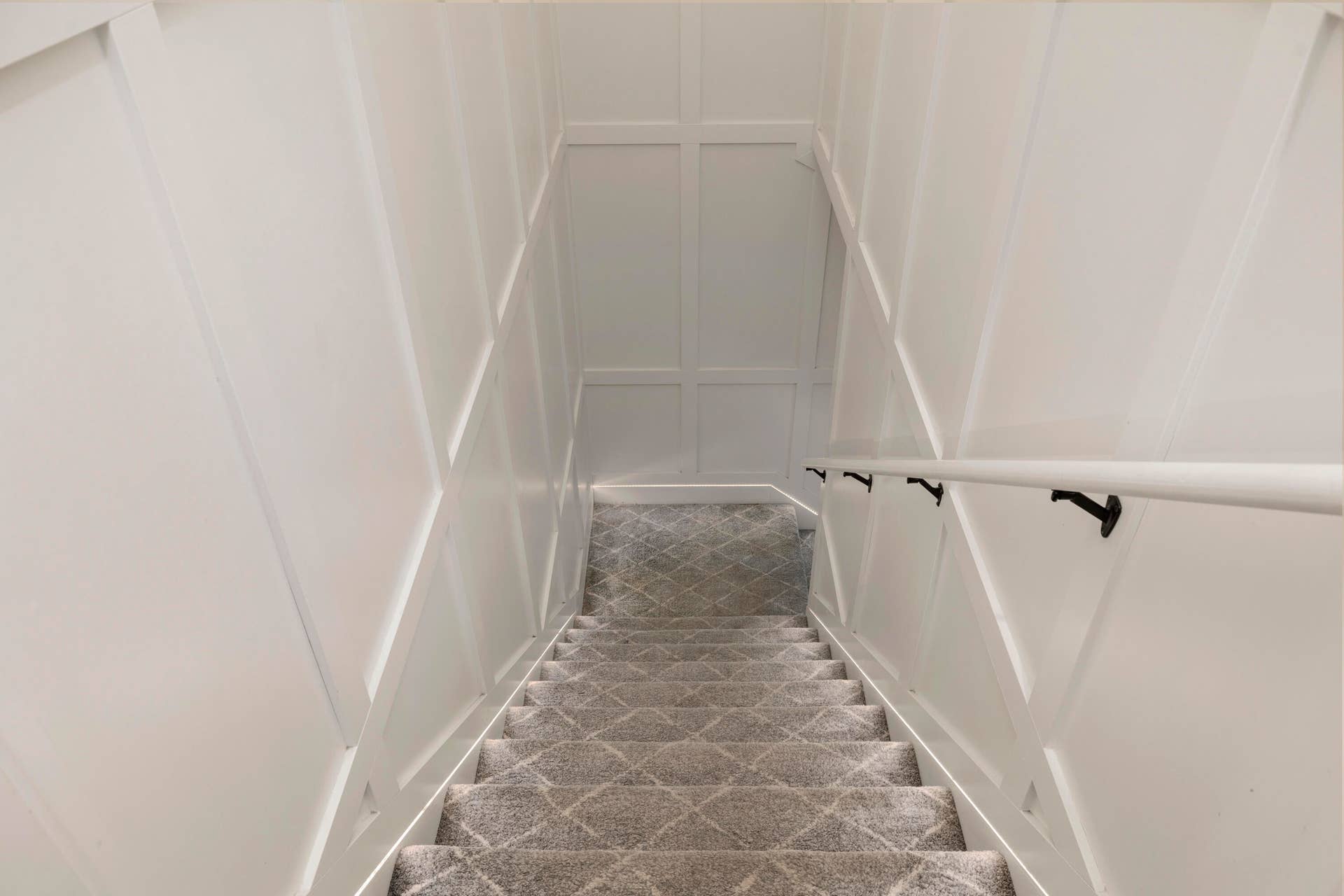 226 Chalcedony Court, Branson West, MO 65737 Stairs