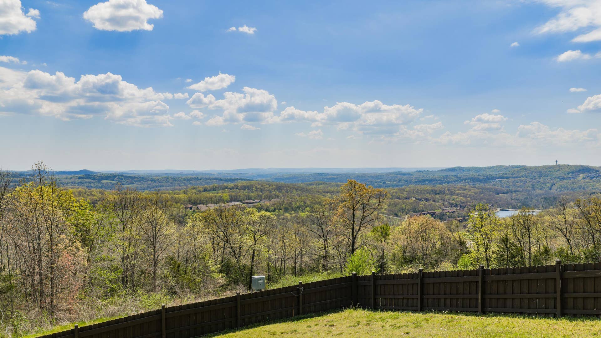 226 Chalcedony Court, Branson West, MO 65737 Yard