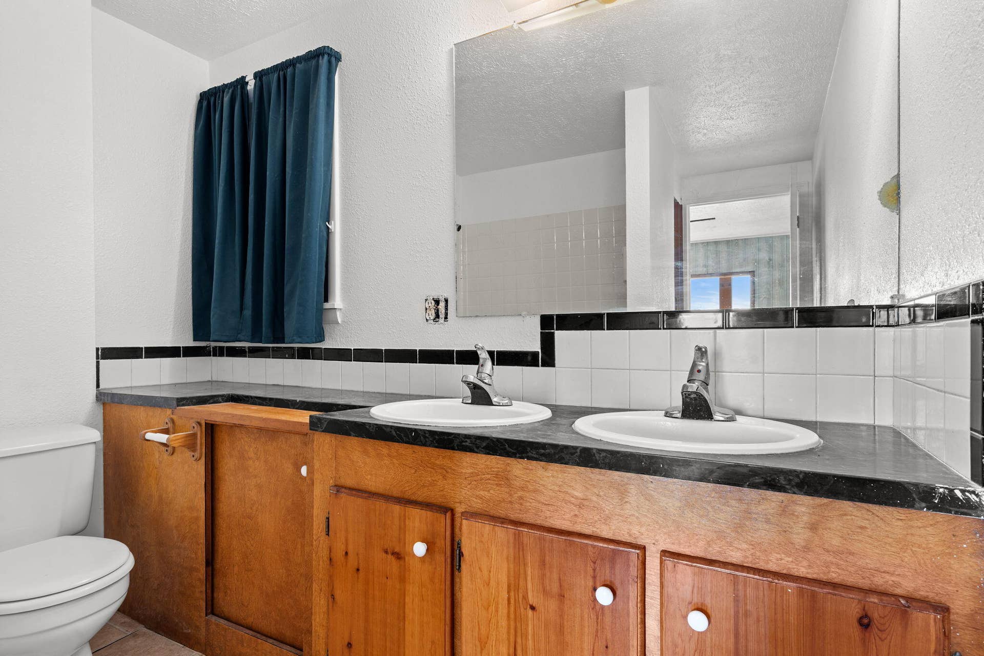 55 Kearney Lane, Reeds Spring, MO 65737 55-Kearney-Ln-Fixer-Upper-Bath
