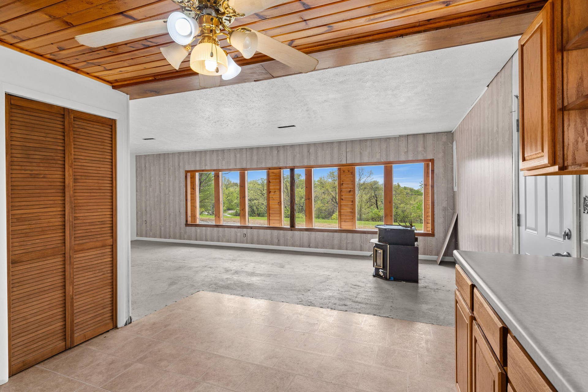 55 Kearney Lane, Reeds Spring, MO 65737 55-Kearney-Ln-Mountain-View-Kitchen