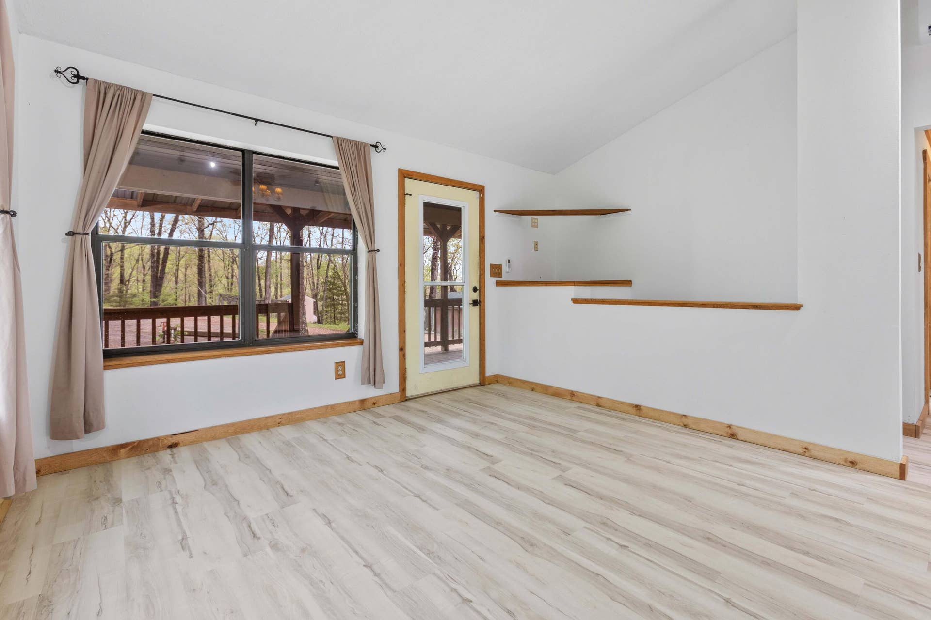 250 Little Road Lane, Reeds Spring, MO 65737 098A2807
