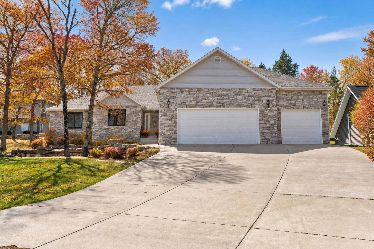 245 Wildflower Road, Kimberling City, MO 65686 245-Wildflower-Rd-Fall-Move