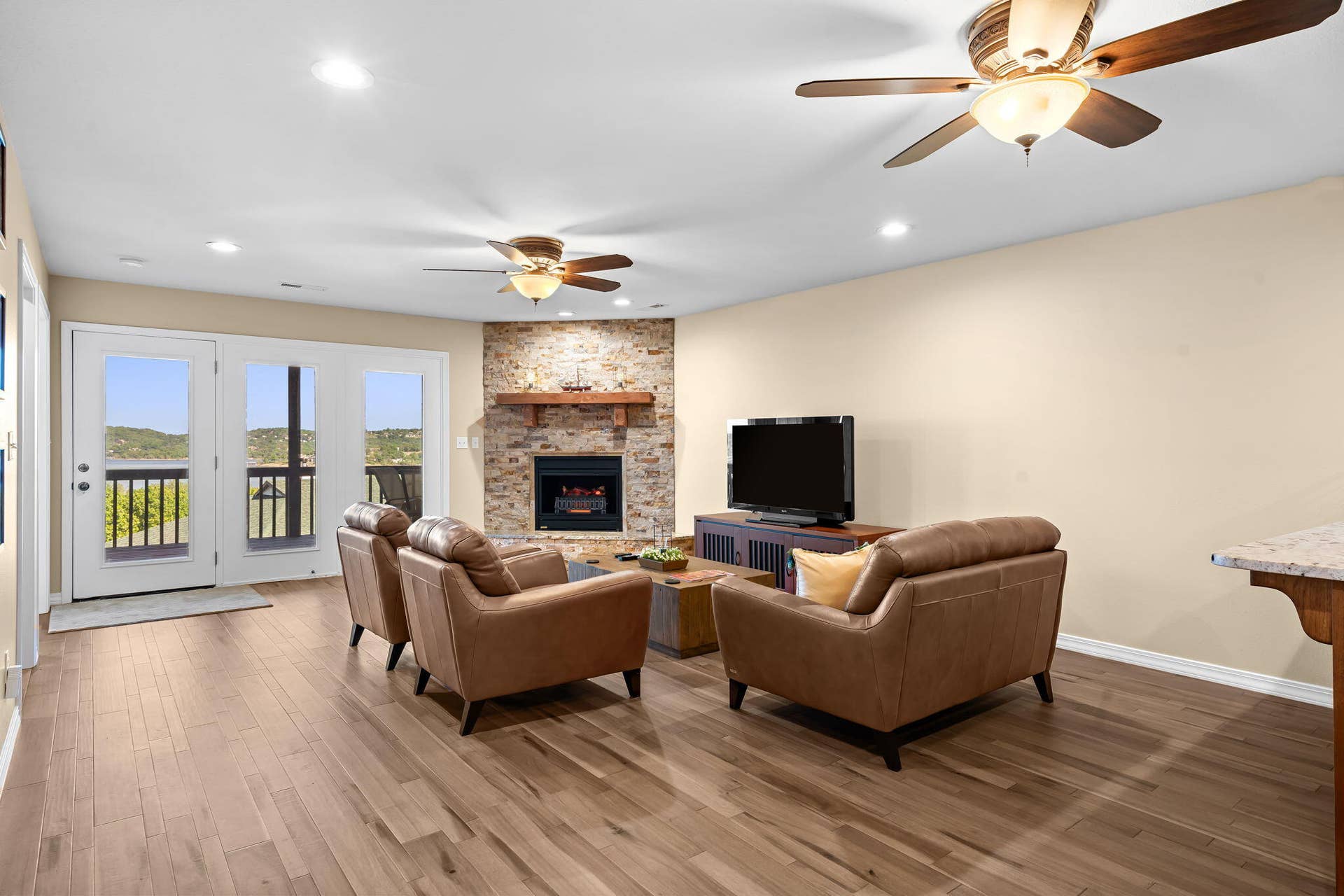 255 Point Seven Road, #1, Kimberling City, MO 65686 255-Point-Seven-Rd-1-Entertainers-Living