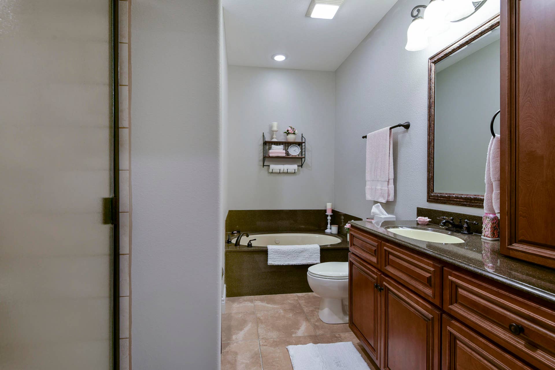 Master bathroom 1
