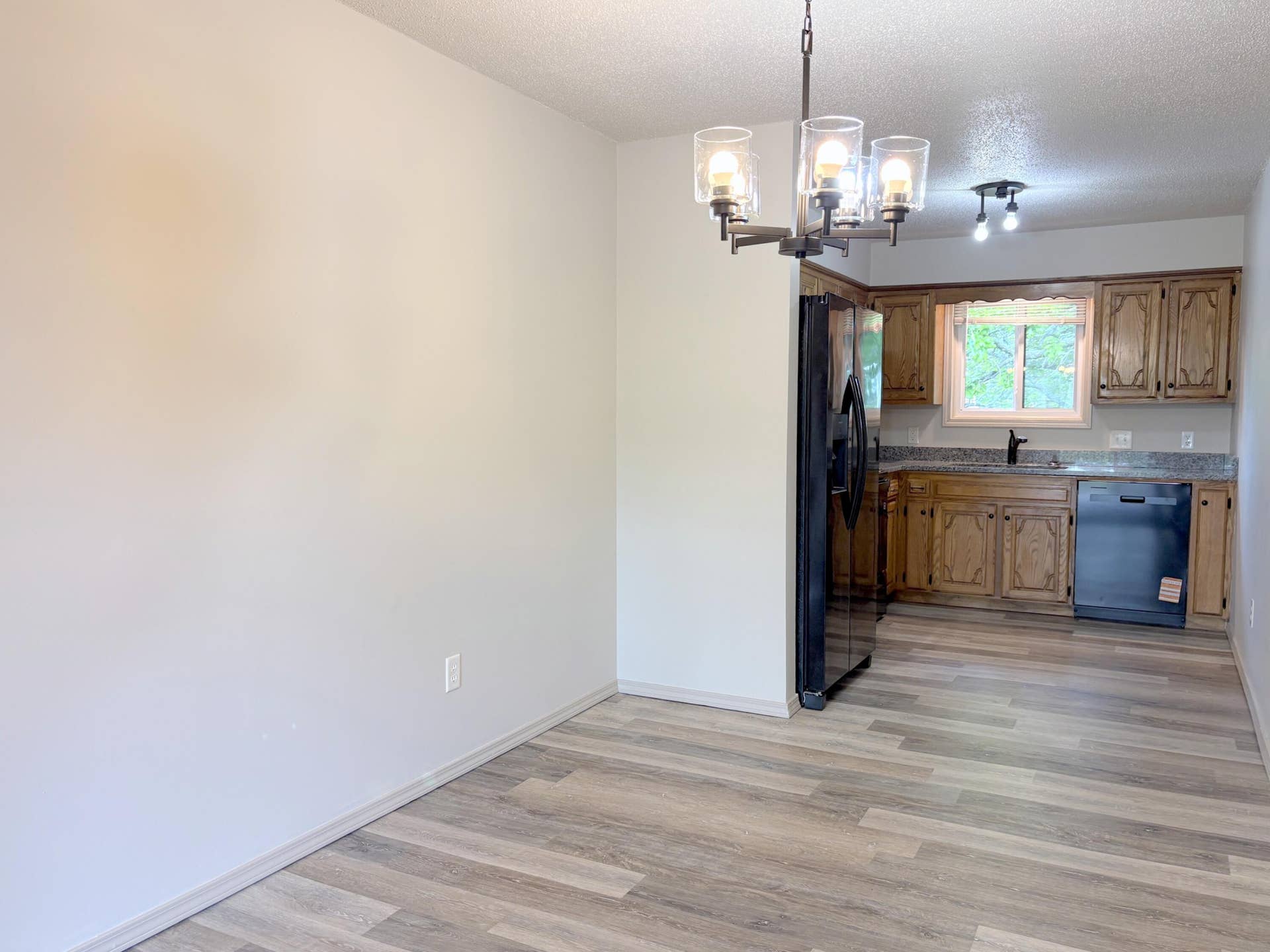 Dining/Kitchen