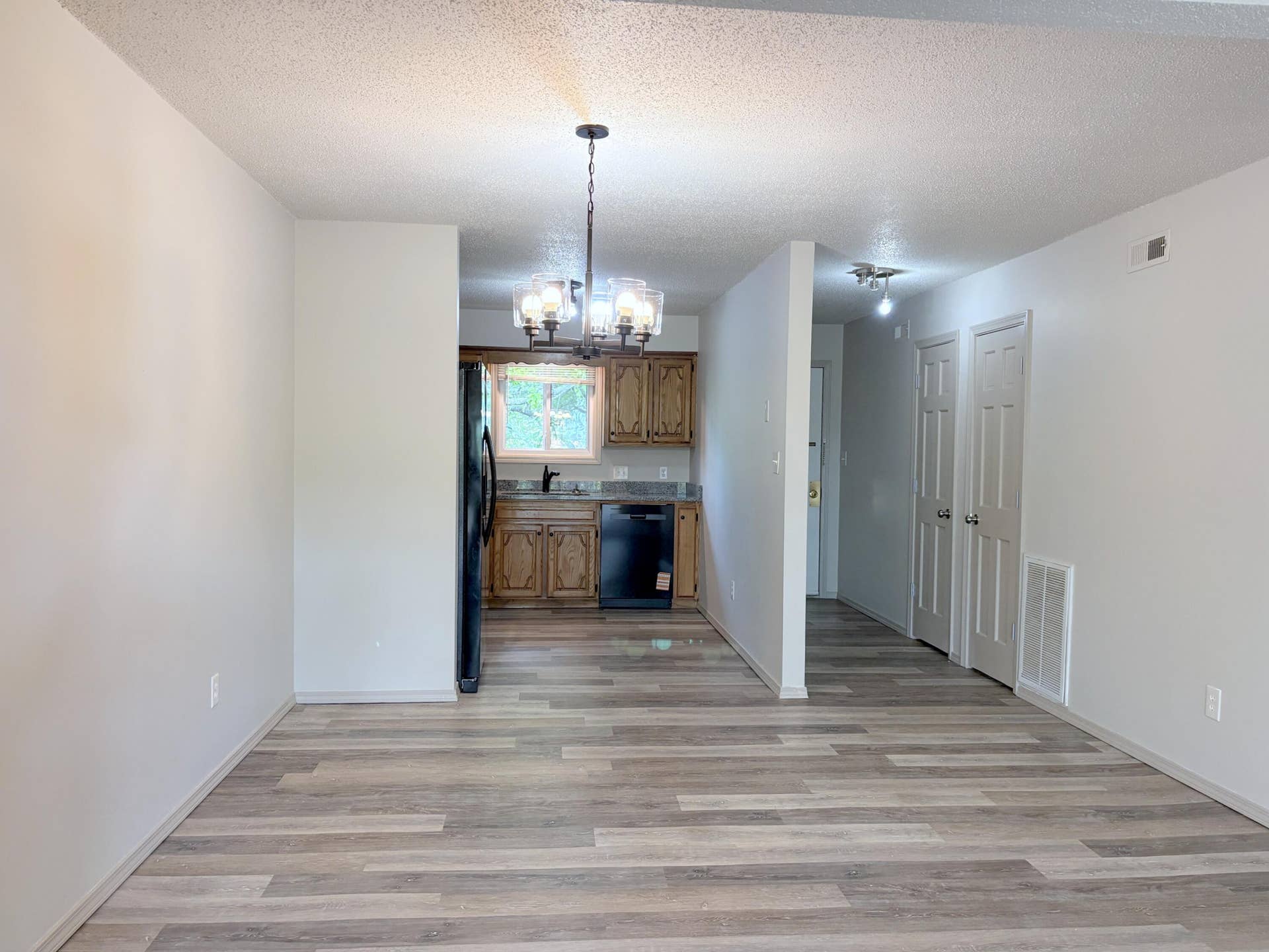 Dining/Kitchen