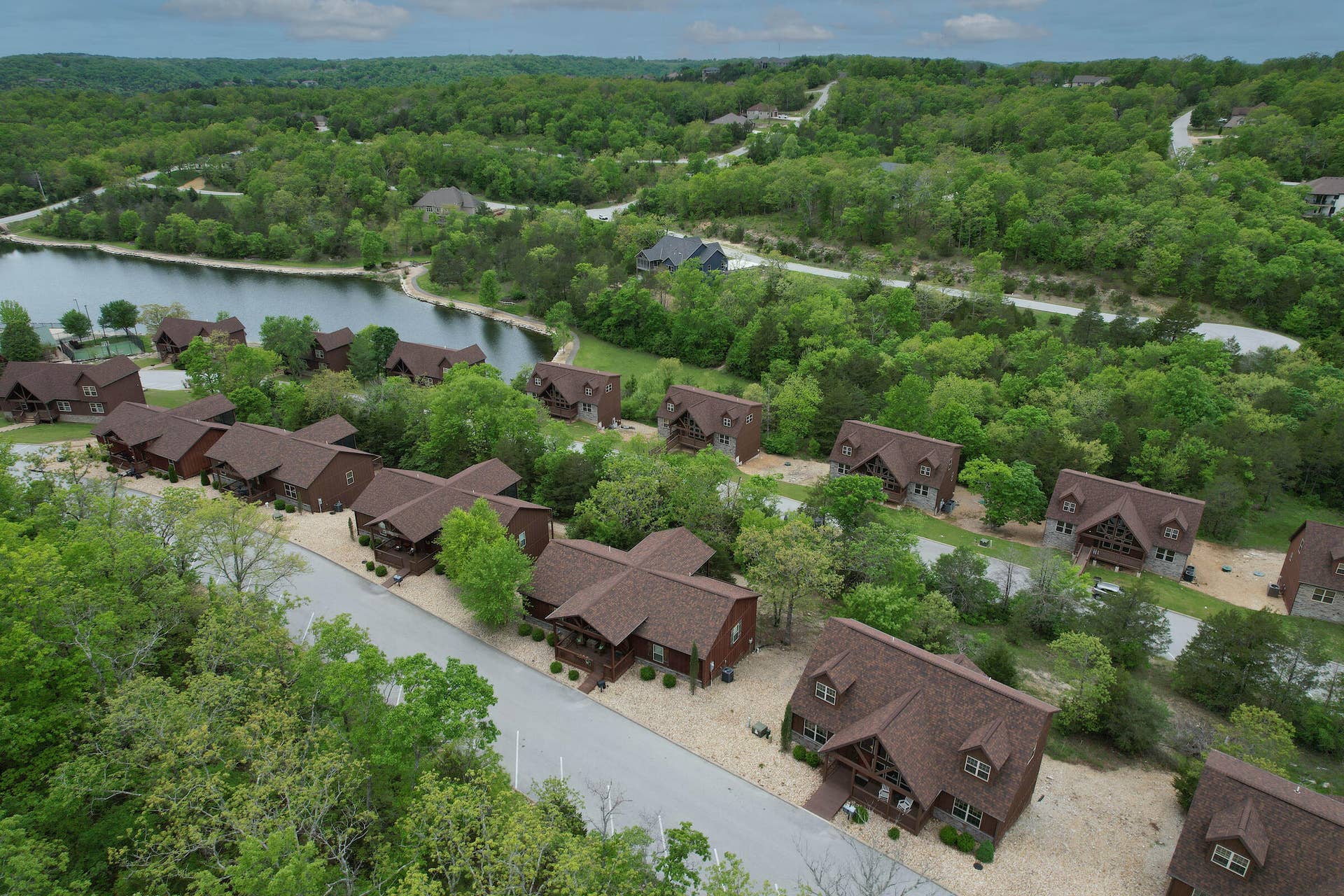 111 (#136) Garber Avenue, Branson West, MO 65737 Lodge near lake/pool