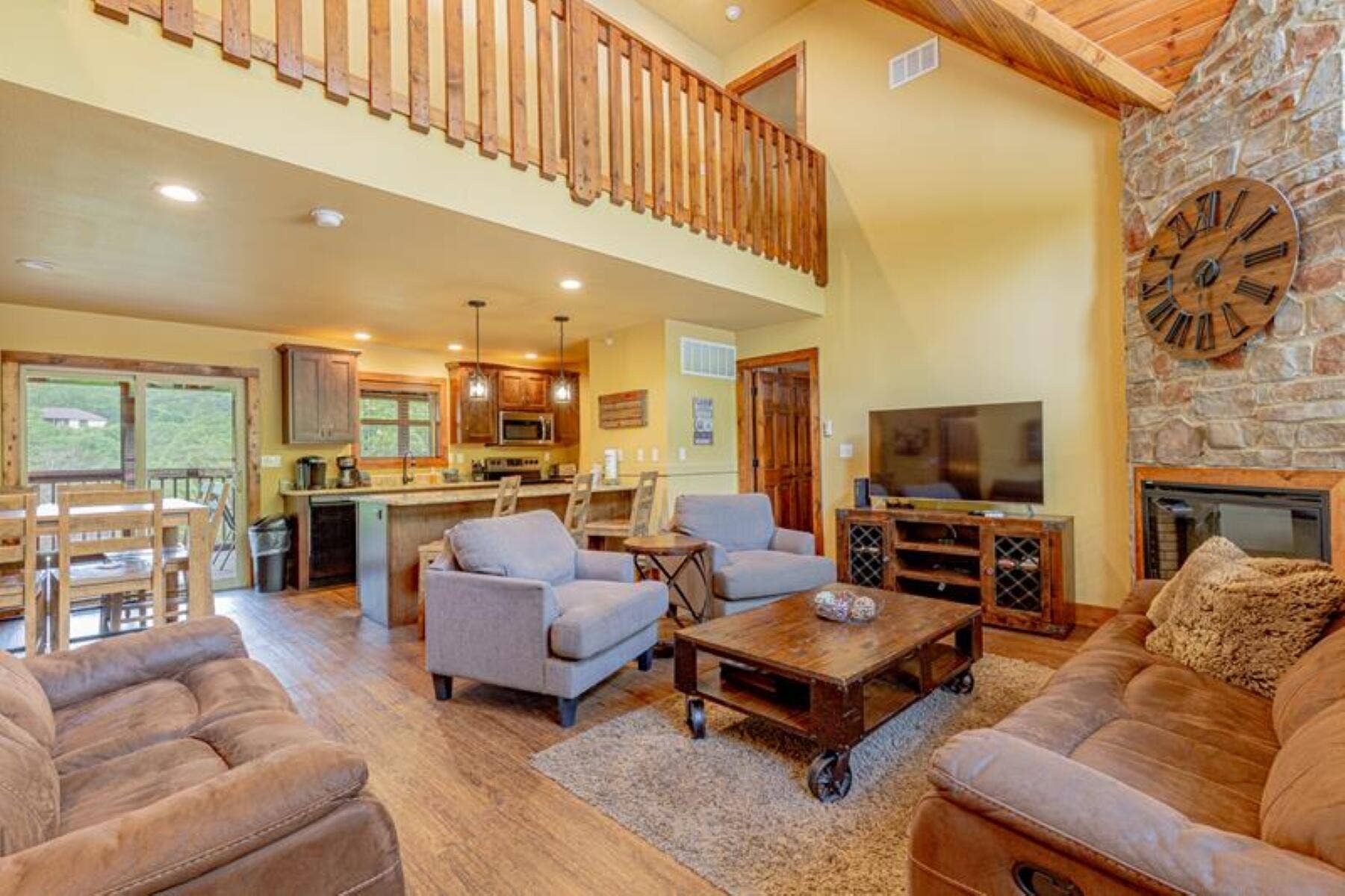 111 (#136) Garber Avenue, Branson West, MO 65737 living room 2