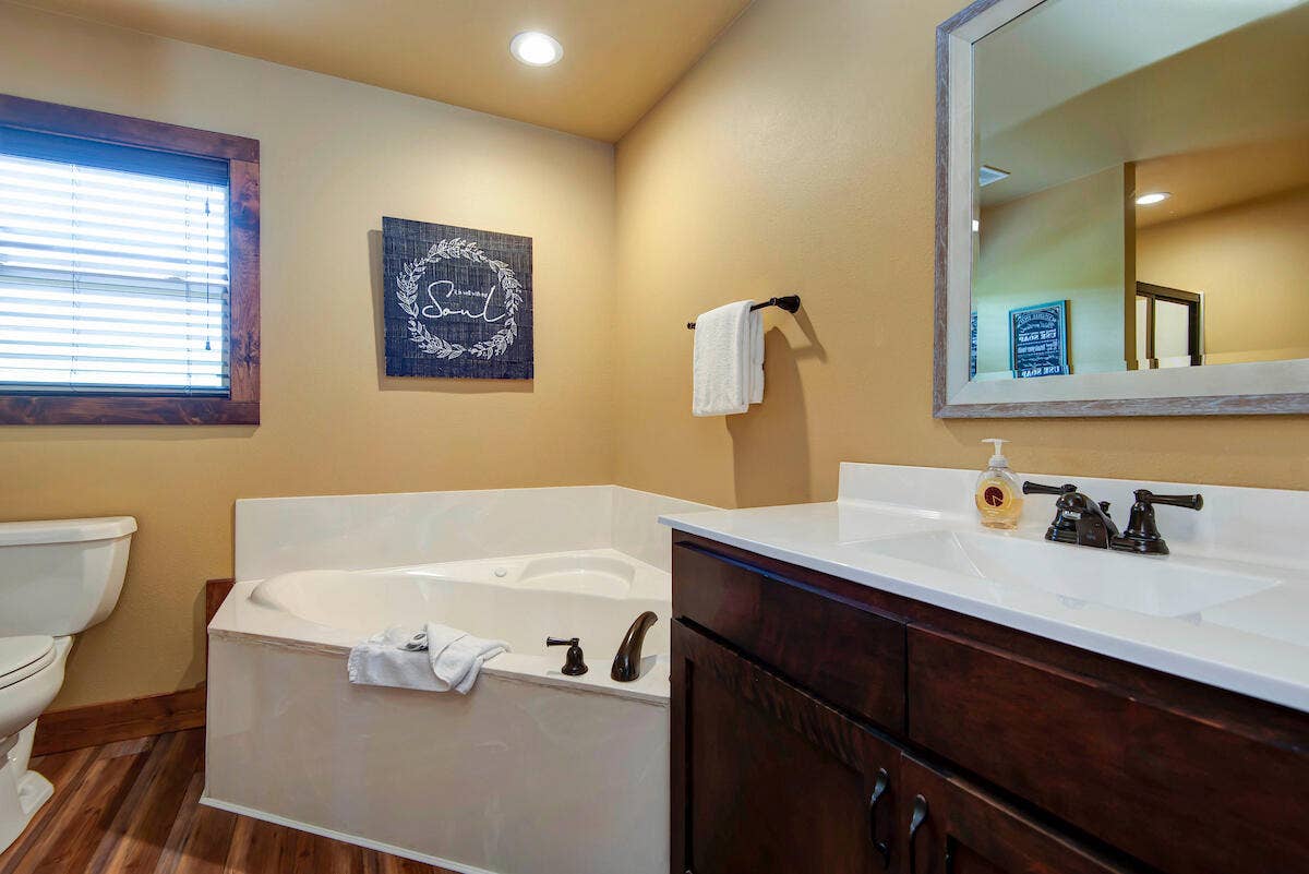 111 (#136) Garber Avenue, Branson West, MO 65737 bthrm 2