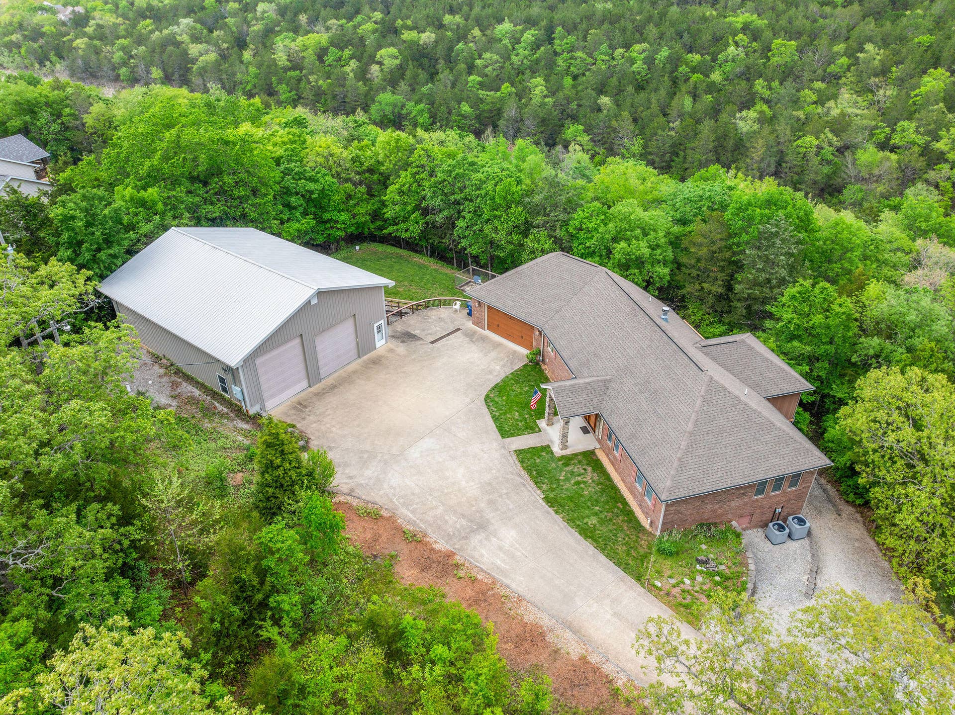 625 Little Aunts Creek Road, Kimberling City, MO 65686 Oversized Driveway