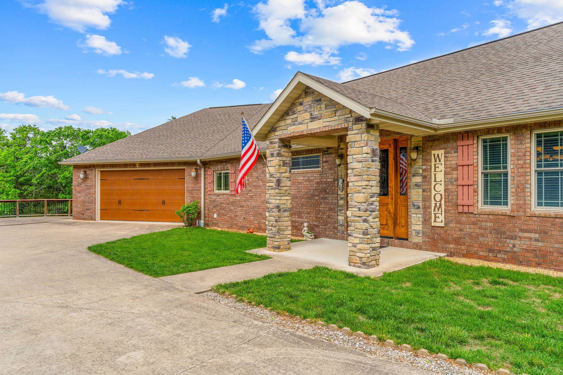 625 Little Aunts Creek Road, Kimberling City, MO 65686 2 Car Garage