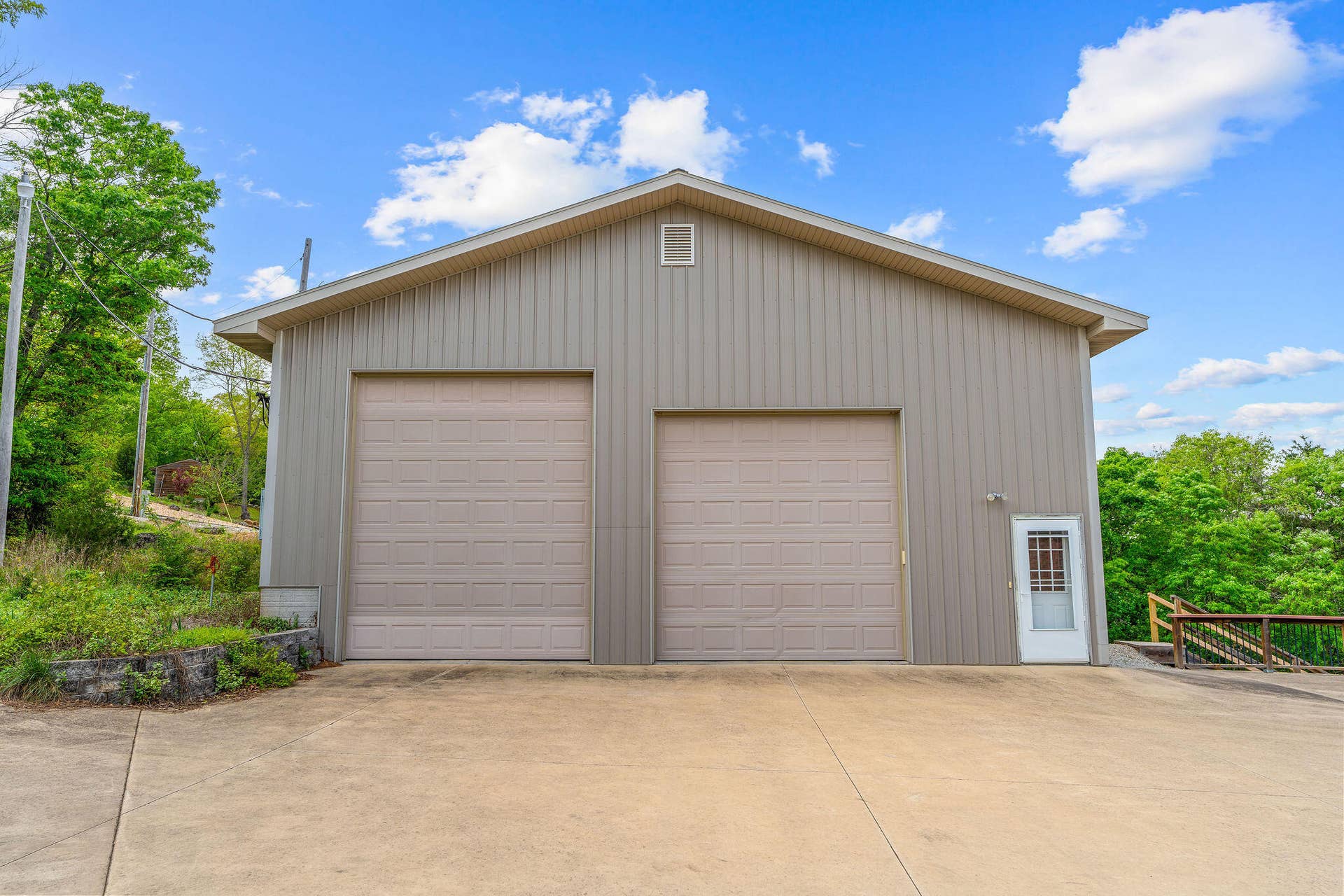 625 Little Aunts Creek Road, Kimberling City, MO 65686 SHOP