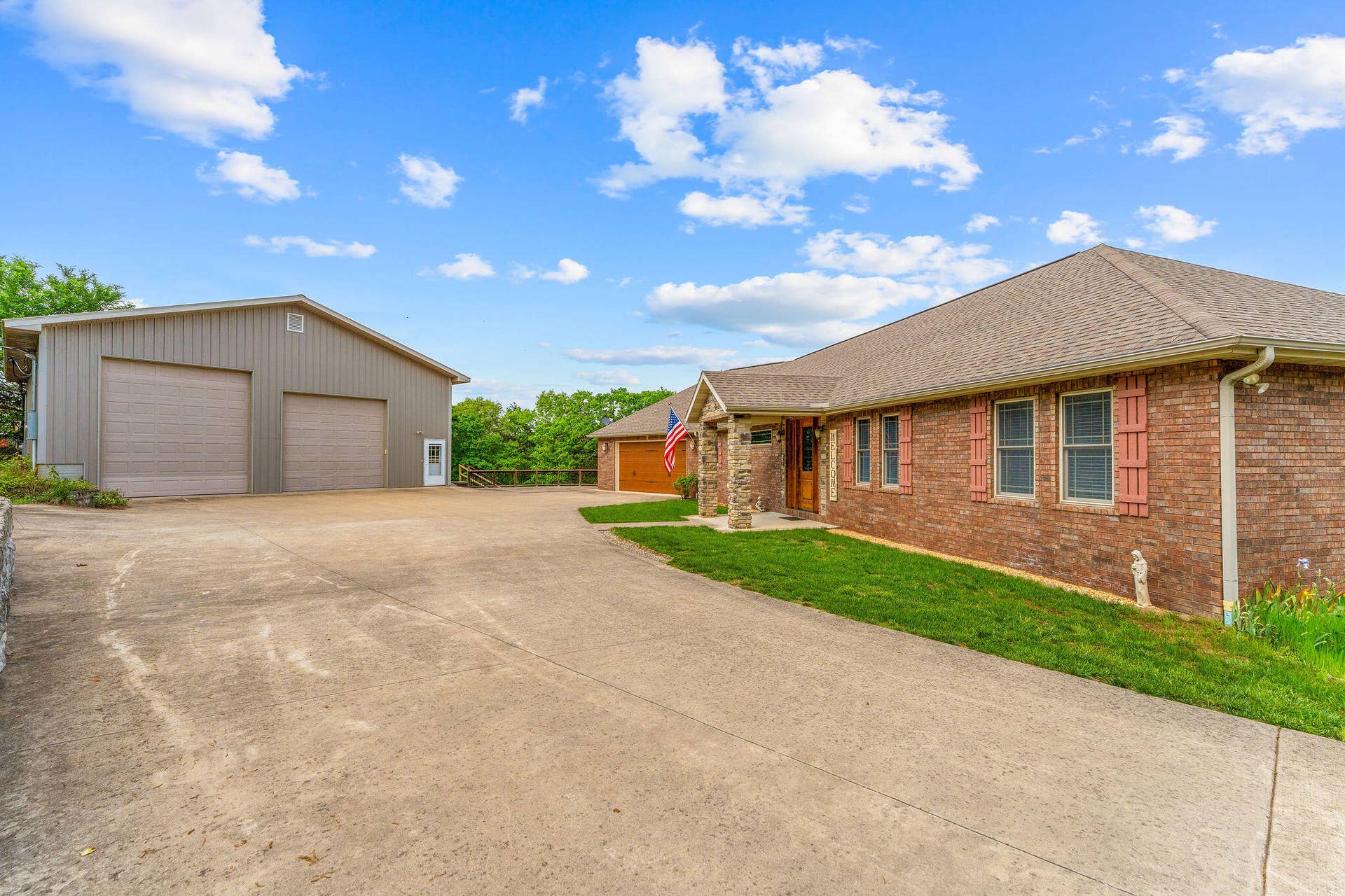 625 Little Aunts Creek Road, Kimberling City, MO 65686 Dream Shop!