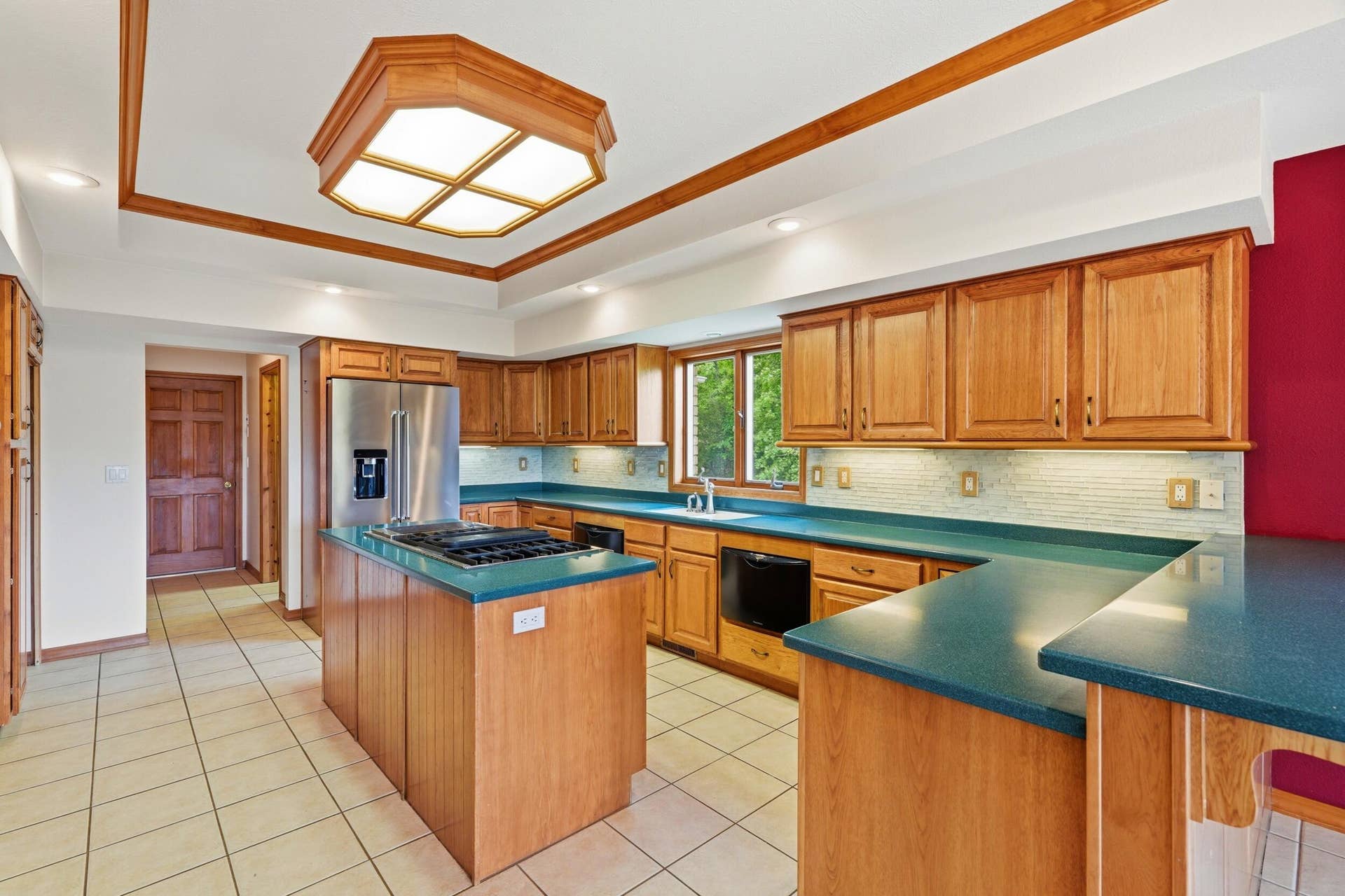 536 Morgan Trail, Branson West, MO 65737 Kitchen Command Center