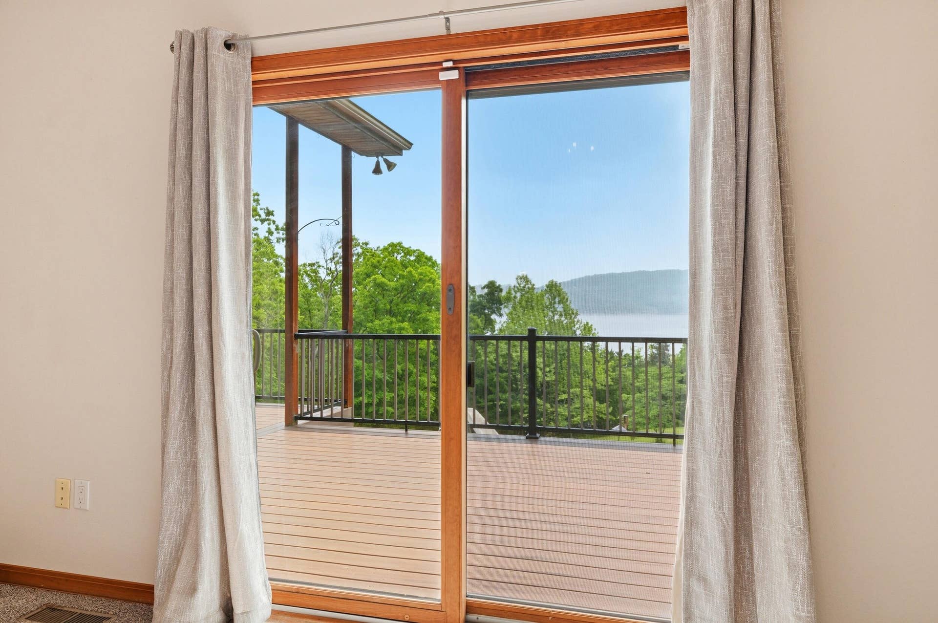 536 Morgan Trail, Branson West, MO 65737 Slider To Composite Deck