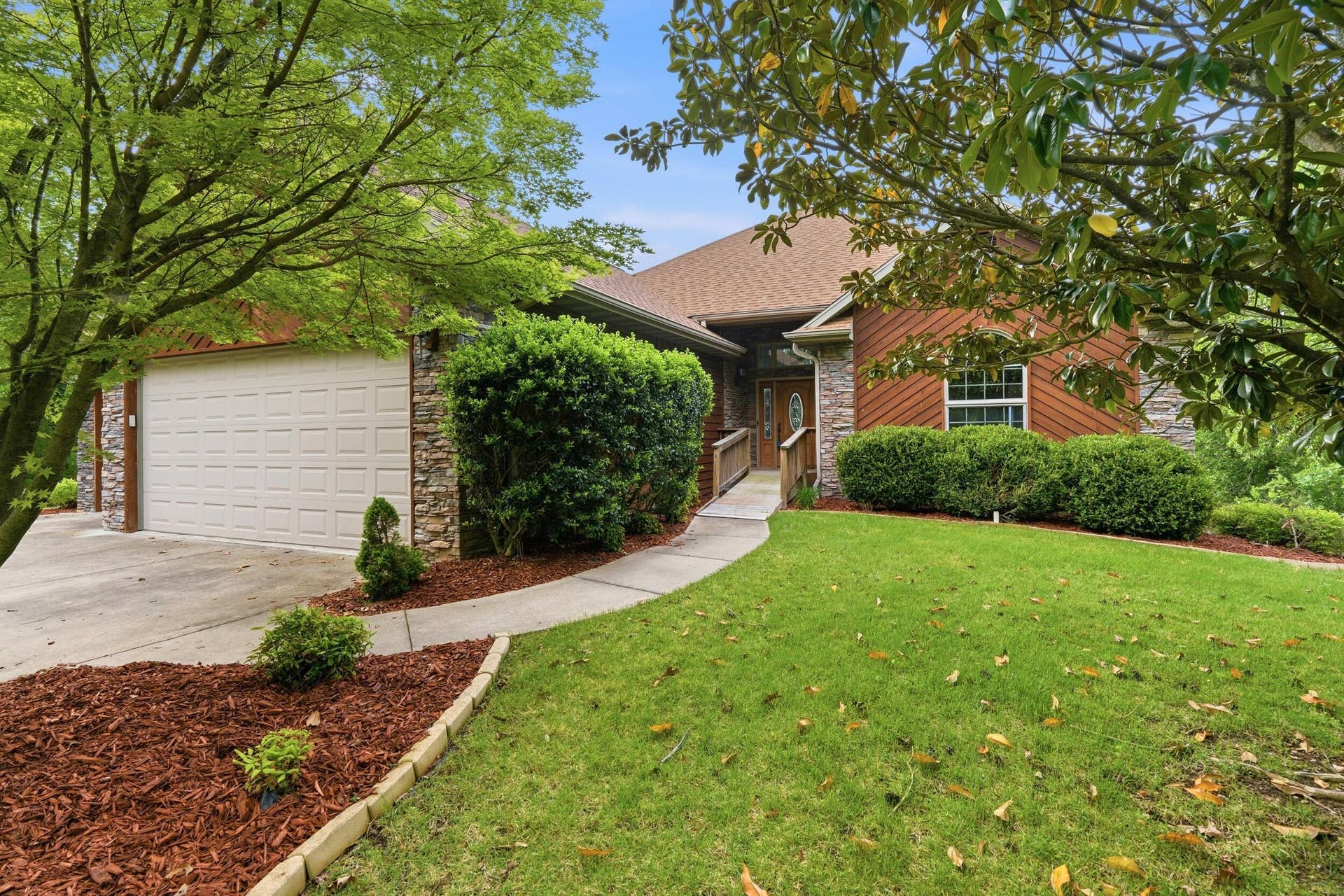 536 Morgan Trail, Branson West, MO 65737 Thoughtful Landscaping