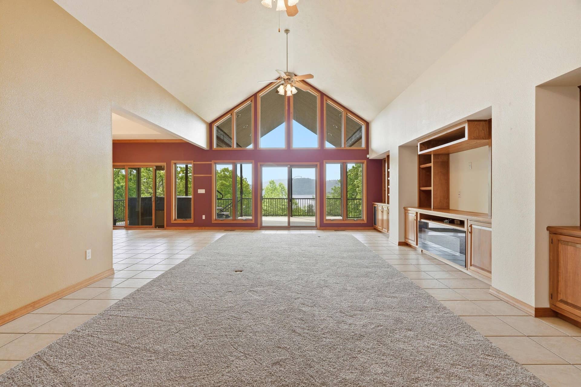 536 Morgan Trail, Branson West, MO 65737 Floor To Ceiling Windows