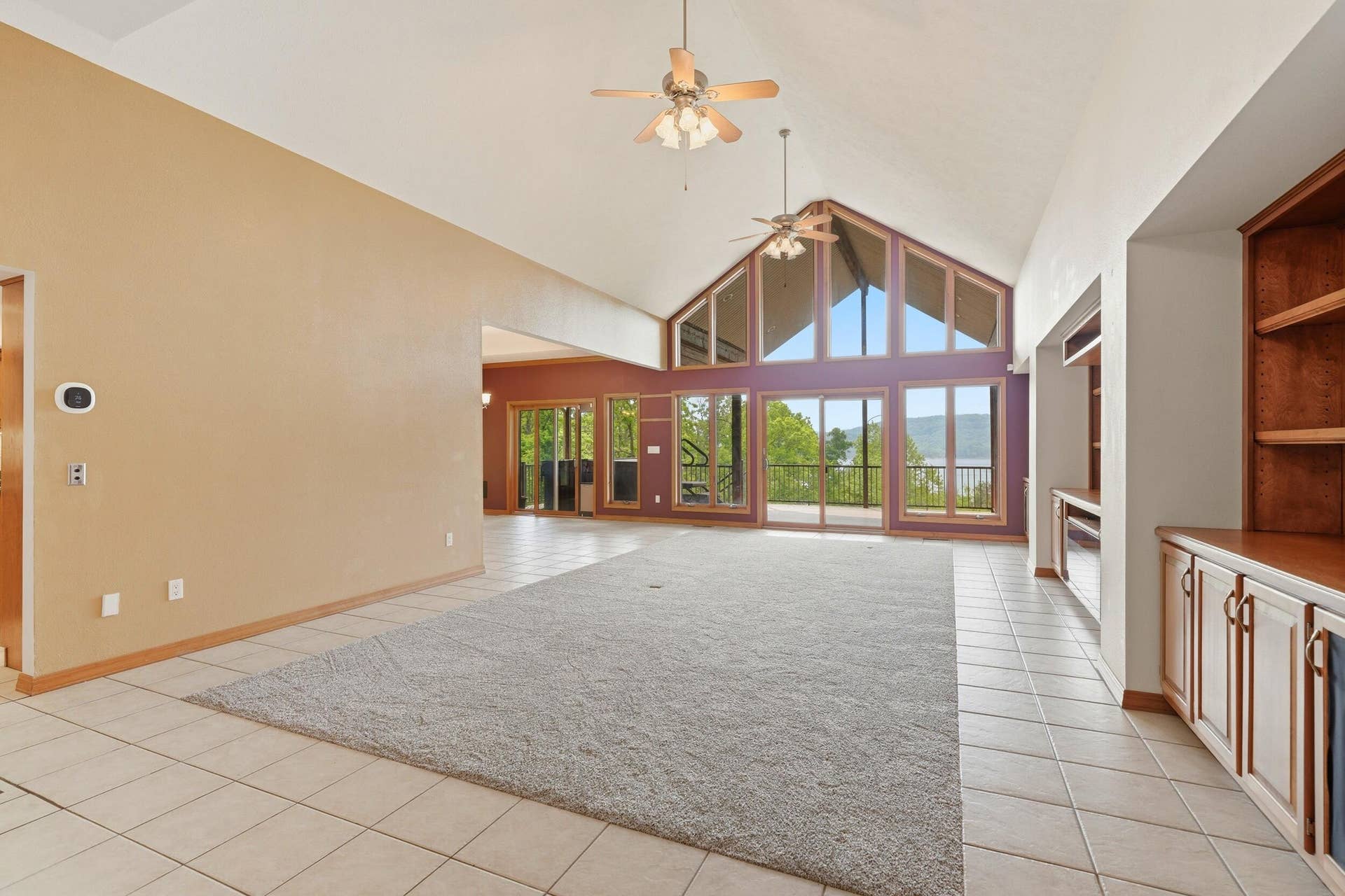 536 Morgan Trail, Branson West, MO 65737 Massive Great Room