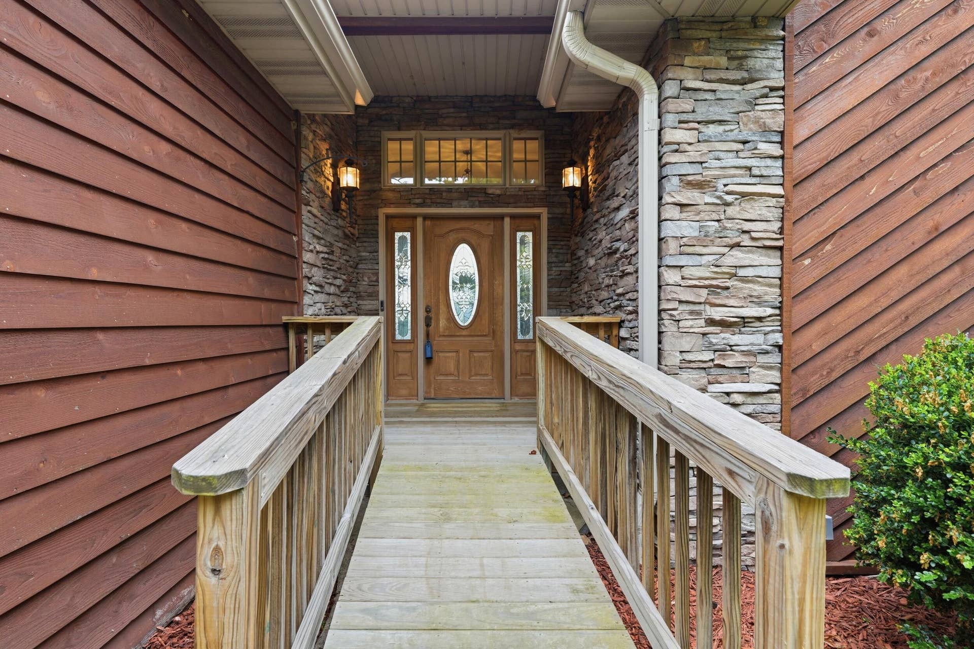 536 Morgan Trail, Branson West, MO 65737 Effortless Entry