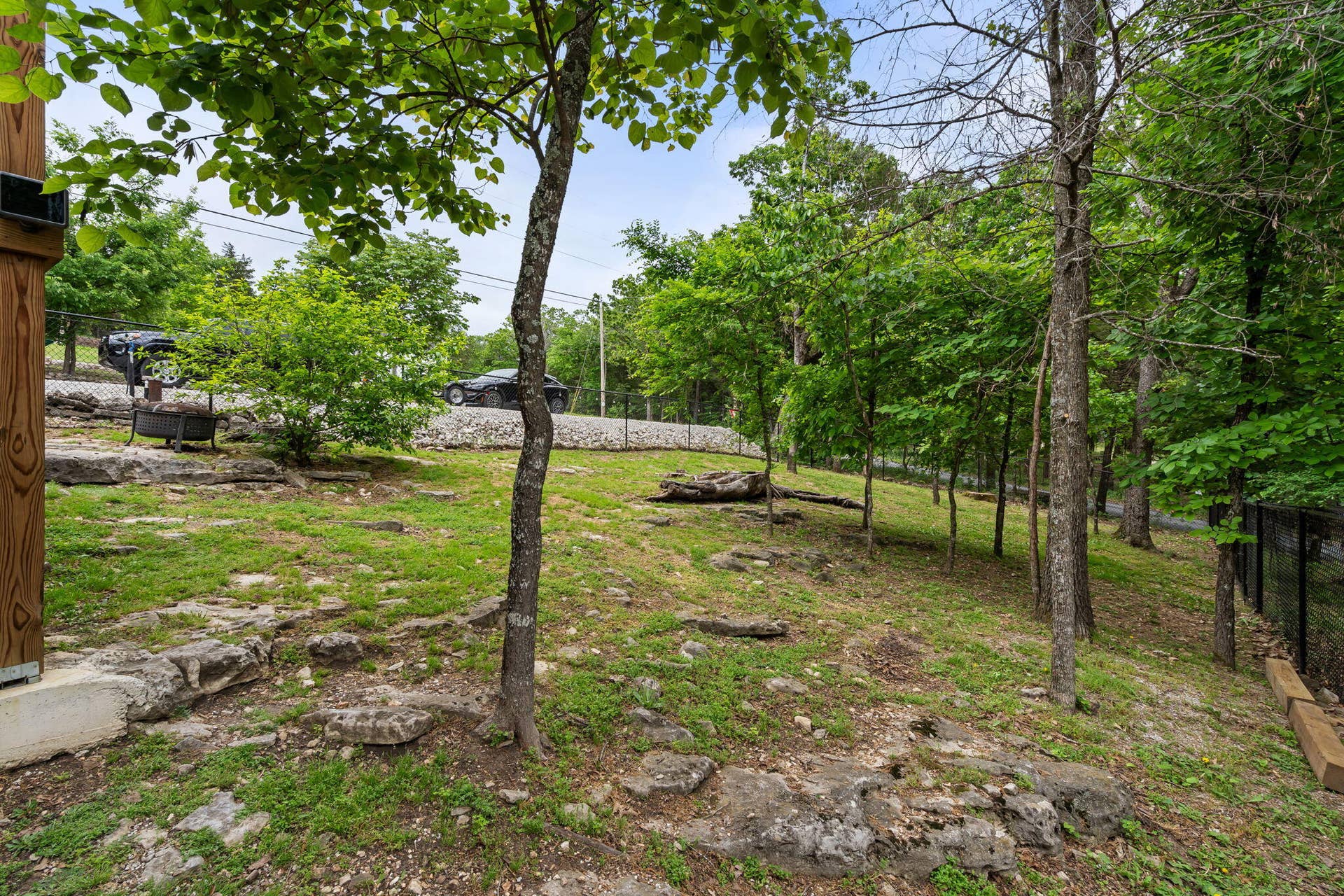 599 Holiday Acres Circle, Branson West, MO 65737 599-Holiday-Acres-Cir-Fenced-Yard