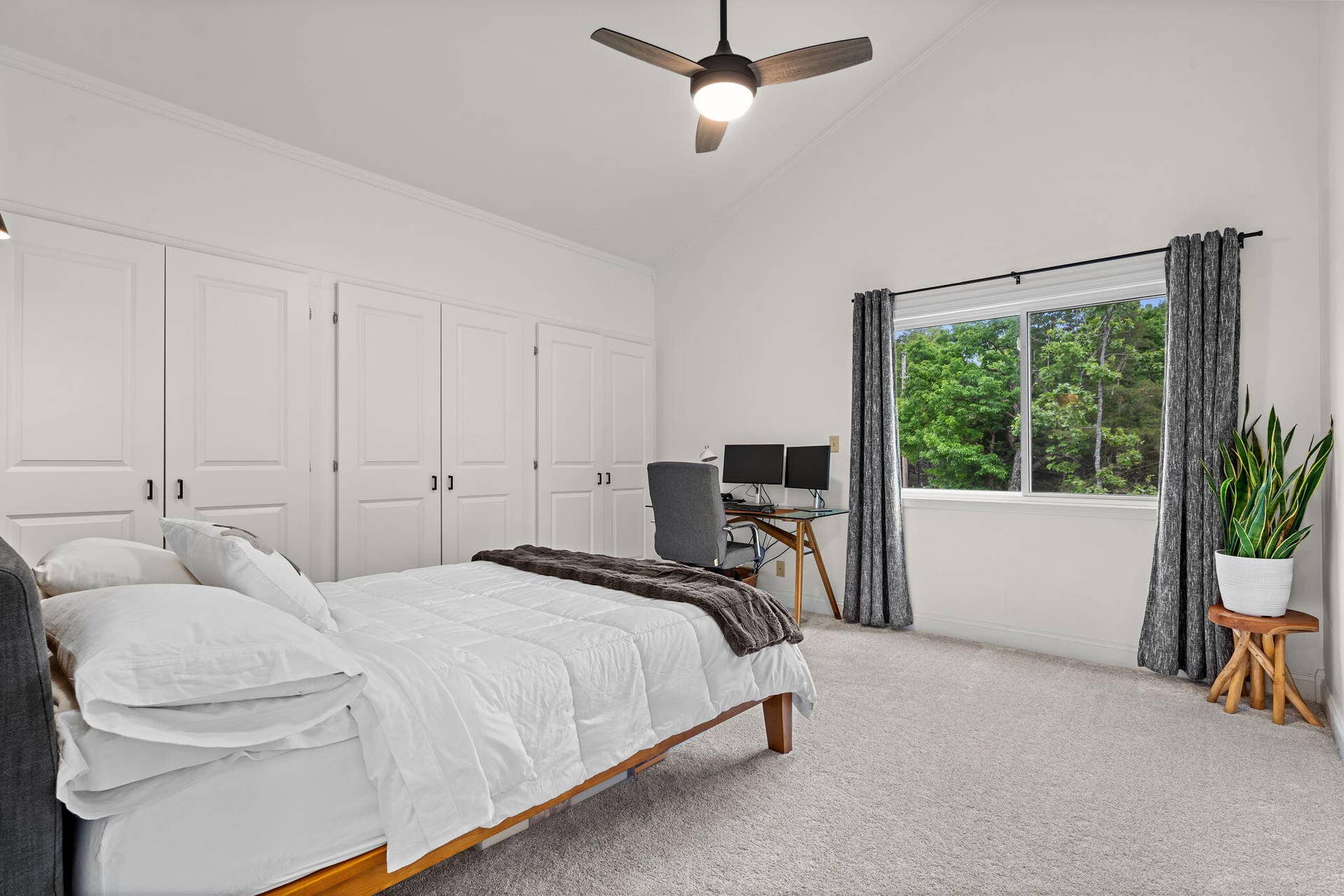 599 Holiday Acres Circle, Branson West, MO 65737 599-Holiday-Acres-Cir-Dream-Bedroom