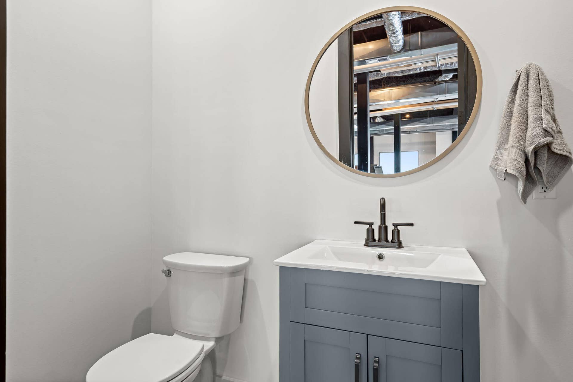 207 Main Channel Drive, Kimberling City, MO 65686 207-Main-Channel-Dr-Half-Bathroom