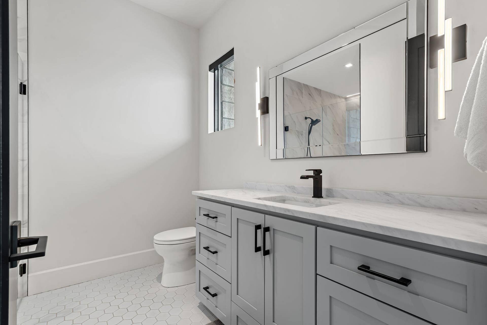 207 Main Channel Drive, Kimberling City, MO 65686 207-Main-Channel-Dr-Private-ensuite