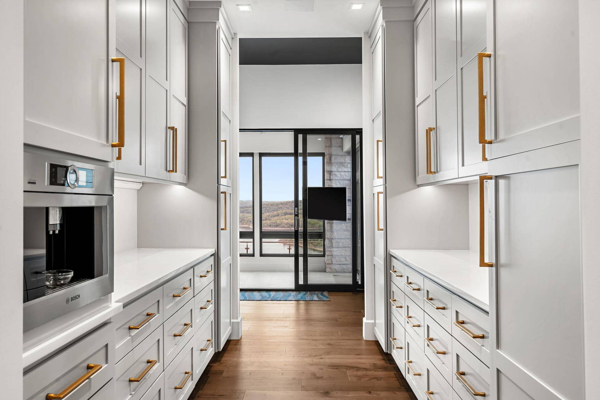 207 Main Channel Drive, Kimberling City, MO 65686 207-Main-Channel-Dr-Flowing-Hallway