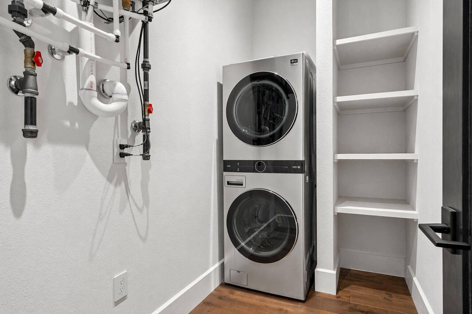 207 Main Channel Drive, Kimberling City, MO 65686 207-Main-Channel-Dr-Laundry-hub