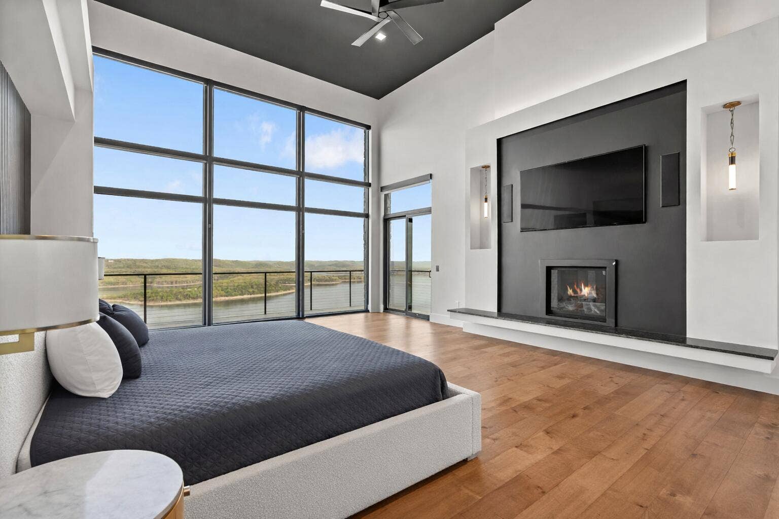 207 Main Channel Drive, Kimberling City, MO 65686 207-Main-Channel-Dr-Master-Suite-Room