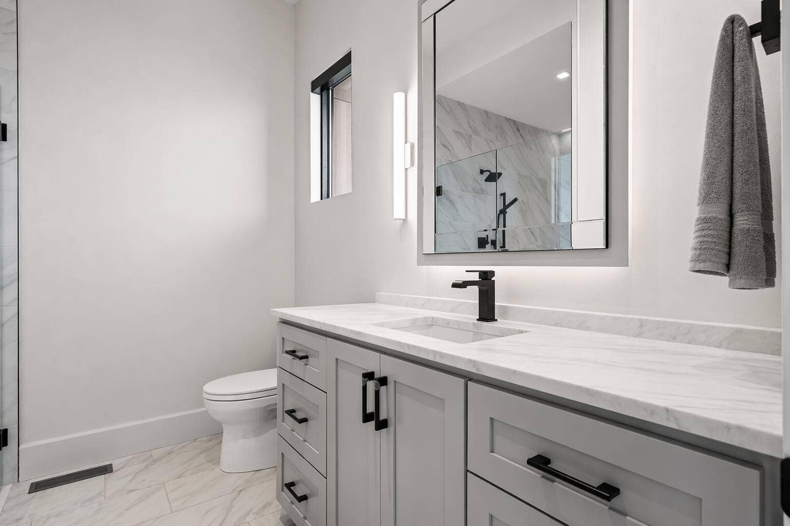 207 Main Channel Drive, Kimberling City, MO 65686 207-Main-Channel-Dr-Elegant-Ensuite