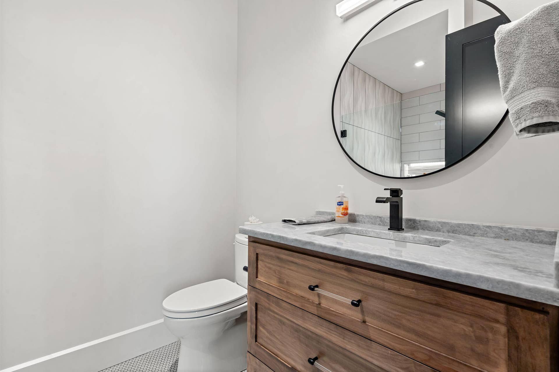207 Main Channel Drive, Kimberling City, MO 65686 207-Main-Channel-Dr-Bright-Ensuite