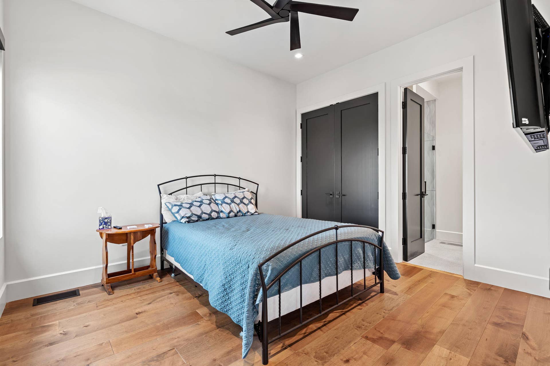 207 Main Channel Drive, Kimberling City, MO 65686 207-Main-Channel-Dr-Peaceful-Bedroom